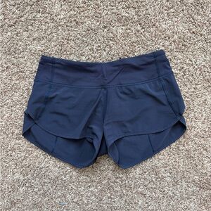 LULU Speed Up Low-Rise Lined Short 2.5"